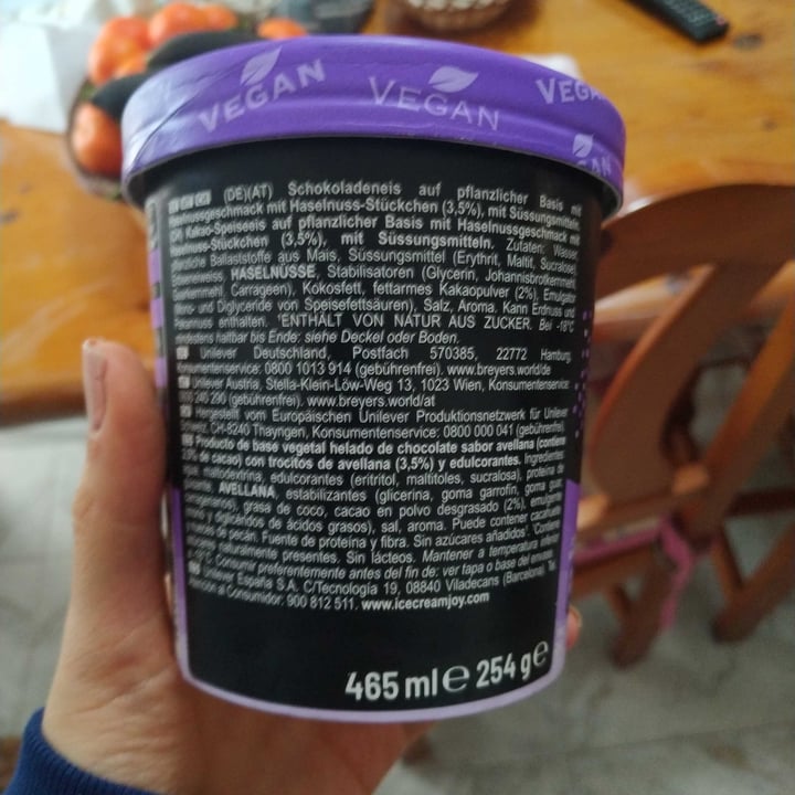 photo of Breyers Chocolate And Hazelnut Ice Cream shared by @arantxarg2704 on  08 Feb 2022 - review