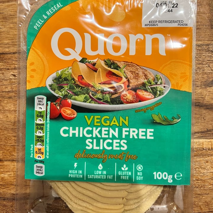 photo of Quorn Chicken Free Slices shared by @holasoymylk on  19 Dec 2021 - review