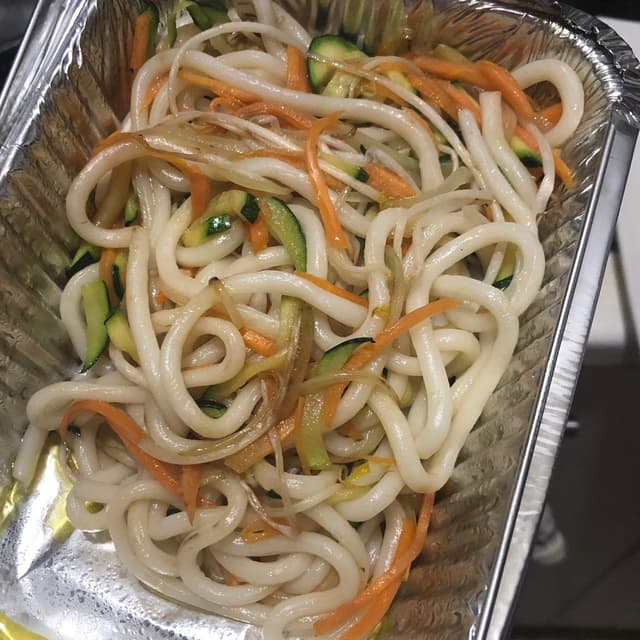 菜肴“Udon con verdure”的照片