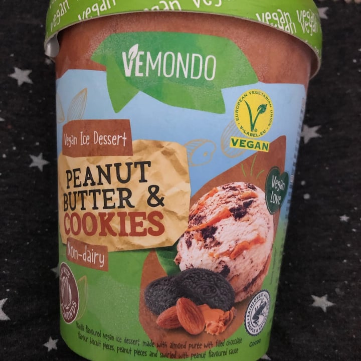 photo of Vemondo Ice cream peanut butter & cookies shared by @cinzia1981 on  25 Sep 2022 - review