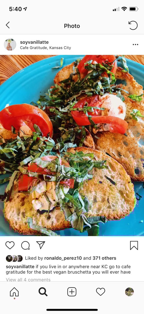 photo of Cafe Gratitude Bruschetta shared by @soyvanillatte on  15 May 2019 - review