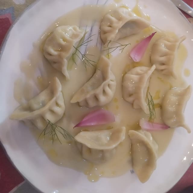 Foto do prato “ravioli Crema Di Mandorle E Verdure”
