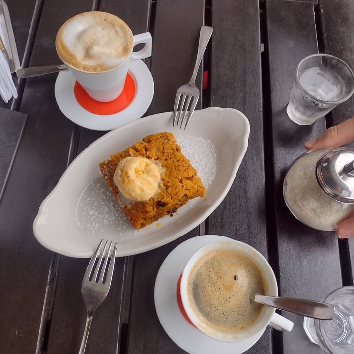 review photo of Nature Company Carrot vegan cake + vainilla vegan frost shared by @javierayp on 10 Mar 2022 - review