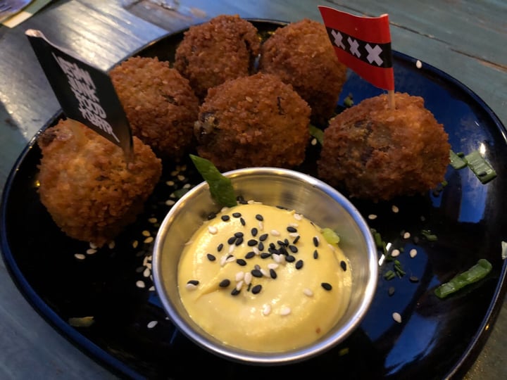 photo of Vegan Junk Food Bar Coconut Curry Bitterballs shared by @biapol on  12 May 2019 - review
