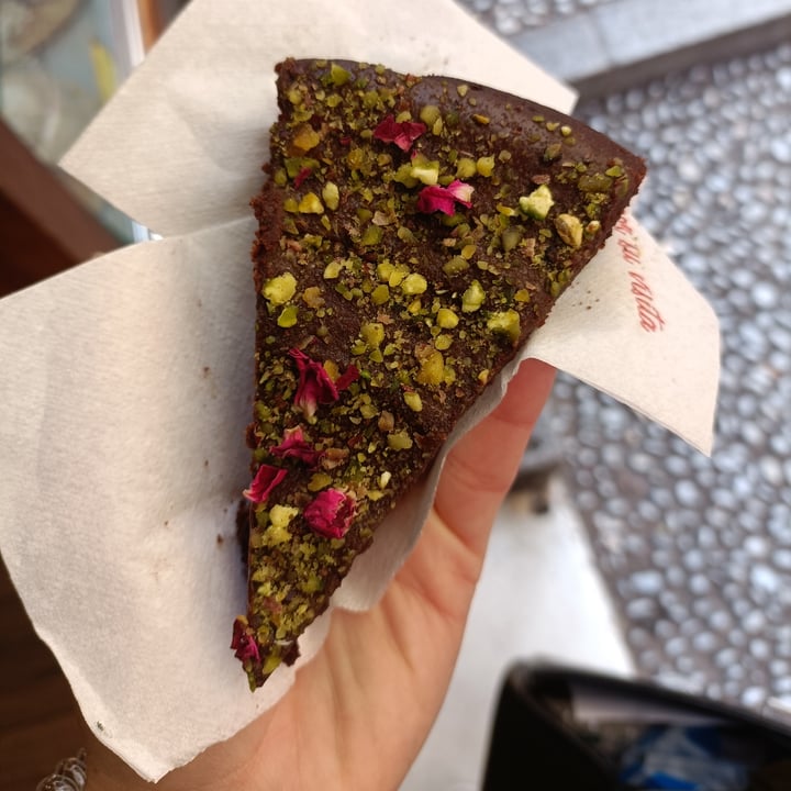 photo of Andalusí Nujaila Vegan Chocolate Cake shared by @aribes on  16 May 2022 - review