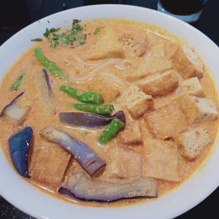 photo of Green on Earth Vegetarian Cafe Laksa shared by @veganspicegal on  23 Jan 2022 - review