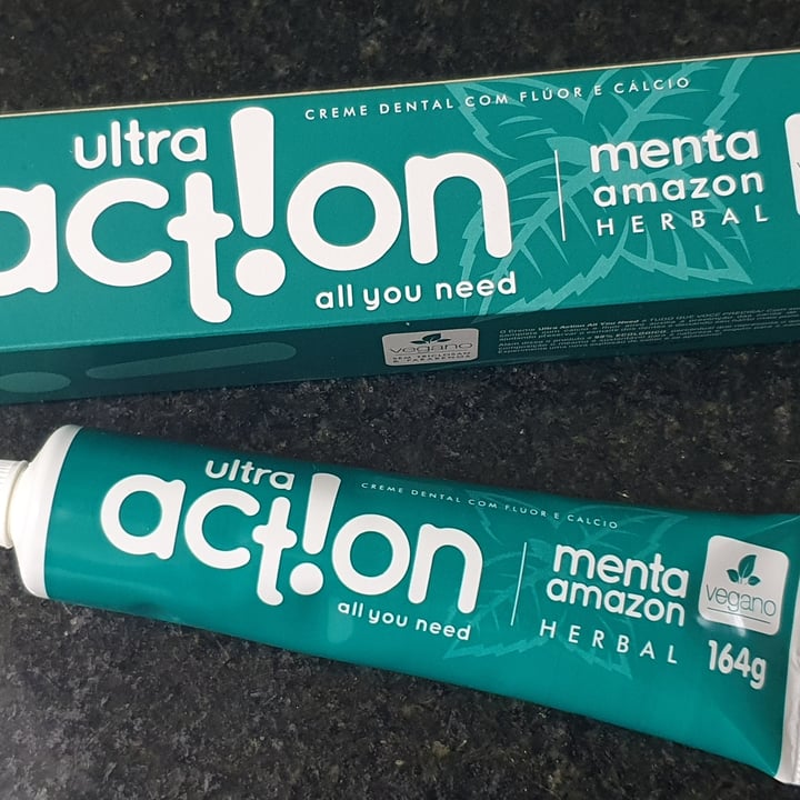 photo of Ultra action Creme Dental com Flúor e Cálcio Menta Amazon Herbal shared by @flavia27 on  07 Nov 2022 - review