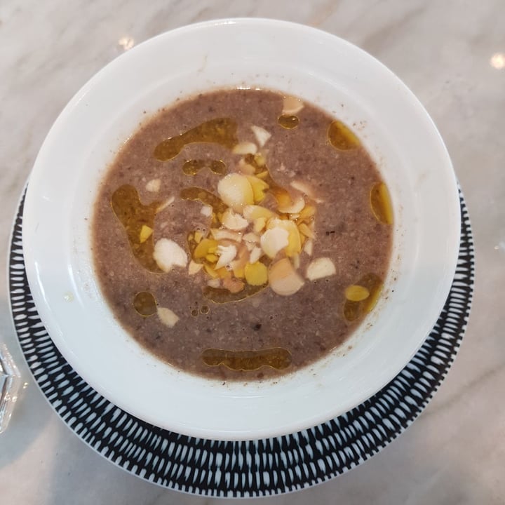 photo of La Juiceria Superfoods Signature Truffle Mushroom Soup shared by @spveg on  27 Sep 2019 - review