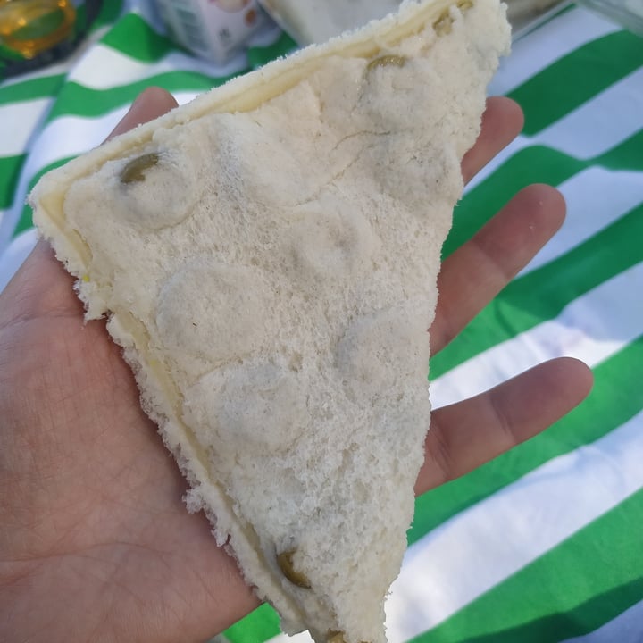 photo of No Vivas de Ensalada Sandwich de aceituna y queso shared by @beiaene on  14 Dec 2022 - review