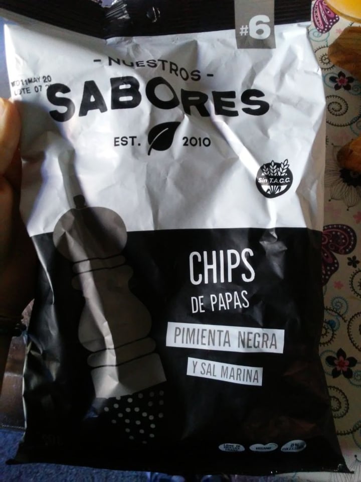photo of Nuestros Sabores Chips de papas, pimienta y sal marina shared by @anabullheart on  19 Apr 2020 - review