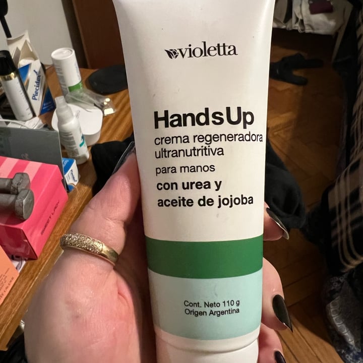 photo of Violetta cosméticos Hands Up shared by @mariefl on  27 May 2022 - review