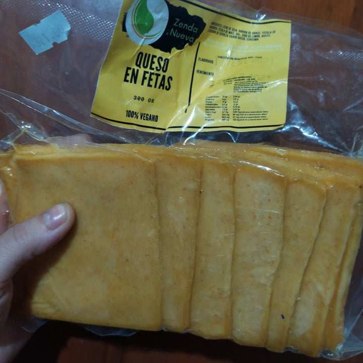 photo of Zenda Nueva Queso en fetas Zenda Nueva shared by @heycharliebrown on  22 Feb 2021 - review