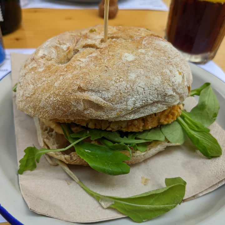 photo of etel&pan Hamburguesa vegana shared by @kabuti on  16 Aug 2022 - review