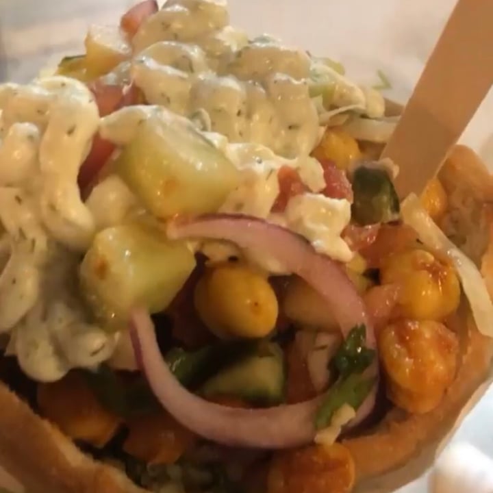 review photo of Maoz Vegetarian Maoz Falafel Sandwich shared by @montserratrosell on 02 Jun 2020 - review