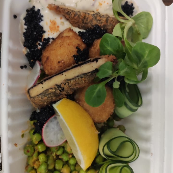photo of Vegan Restoran V Vegan "Fish and Chips" shared by @elisaholmes on  11 Feb 2022 - review