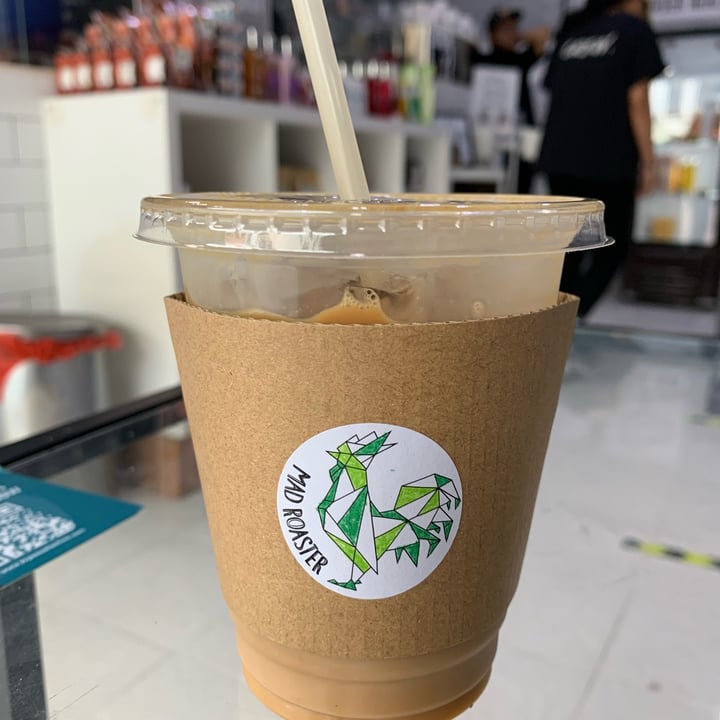 review photo of Mad Roaster Oat Milk Flat White shared by @kminz1312 on 06 Nov 2021 - review