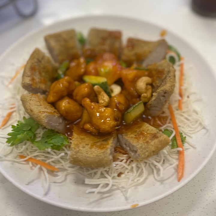 photo of SHU Vegetarian AMK Yam Basket shared by @greenbovine on  07 Dec 2021 - review