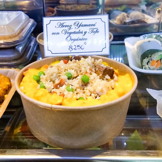 Photo of the dish “Arroz con tofu y vegetales”