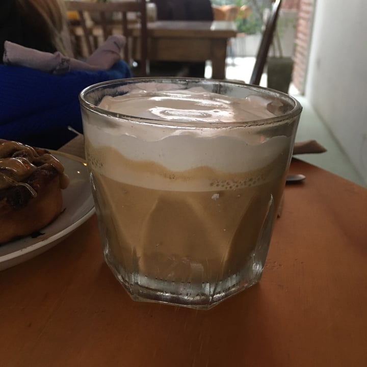 photo of MOLA Latte con crema shared by @lauchis on  29 Jul 2021 - review