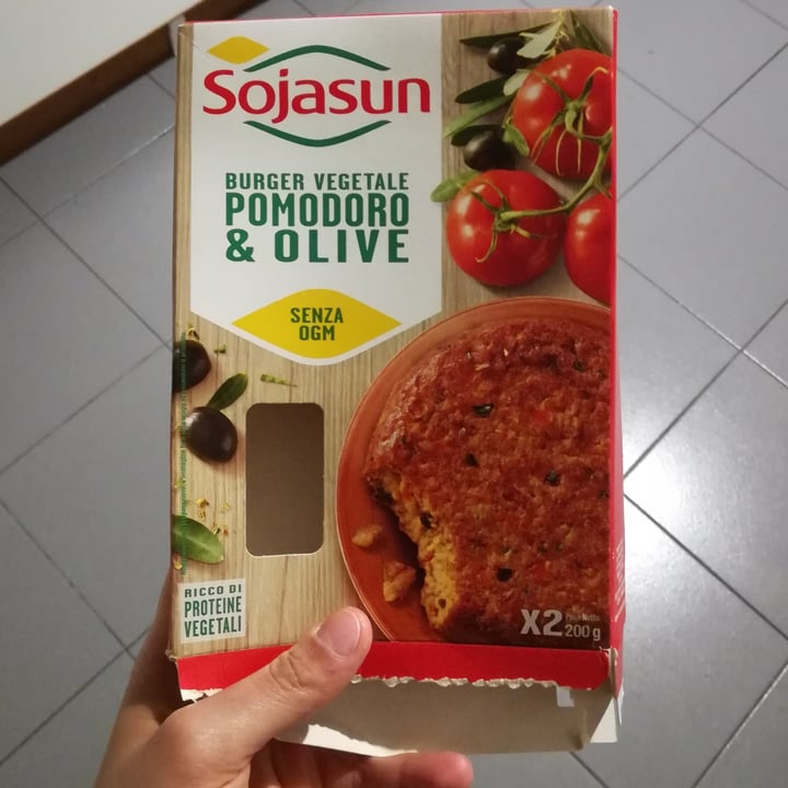 photo of Sojasun Burger Vegetale Pomodoro & Olive shared by @lenght on  28 Apr 2022 - review