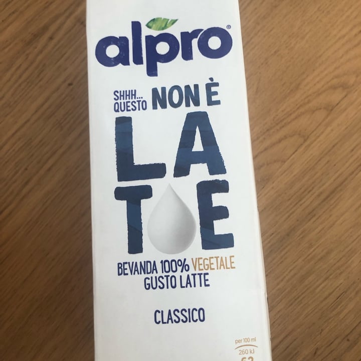 photo of Alpro This is Not Milk Classic Questo Non è Late Classico shared by @lucid on  12 Jul 2022 - review