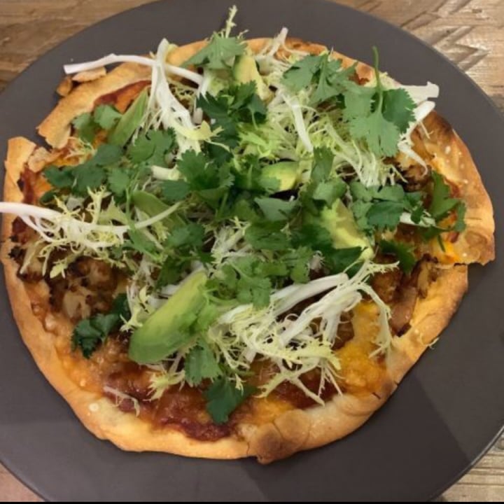 photo of POP Vegan Vegan smoked tuna pizza shared by @austinmom on  22 Jun 2020 - review