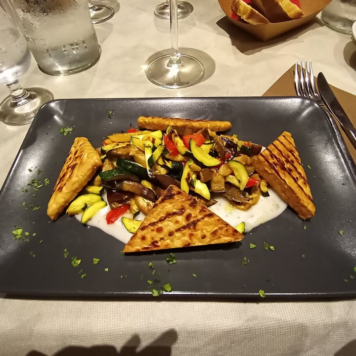 photo of Da Gennaro Tempeh con verdure shared by @spollyrolly on  29 Aug 2021 - review