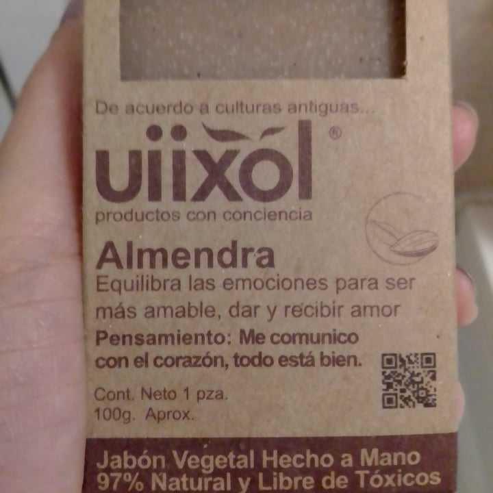 photo of Uiixol Jabón Vegetal De Almendra shared by @advime on  22 Nov 2021 - review