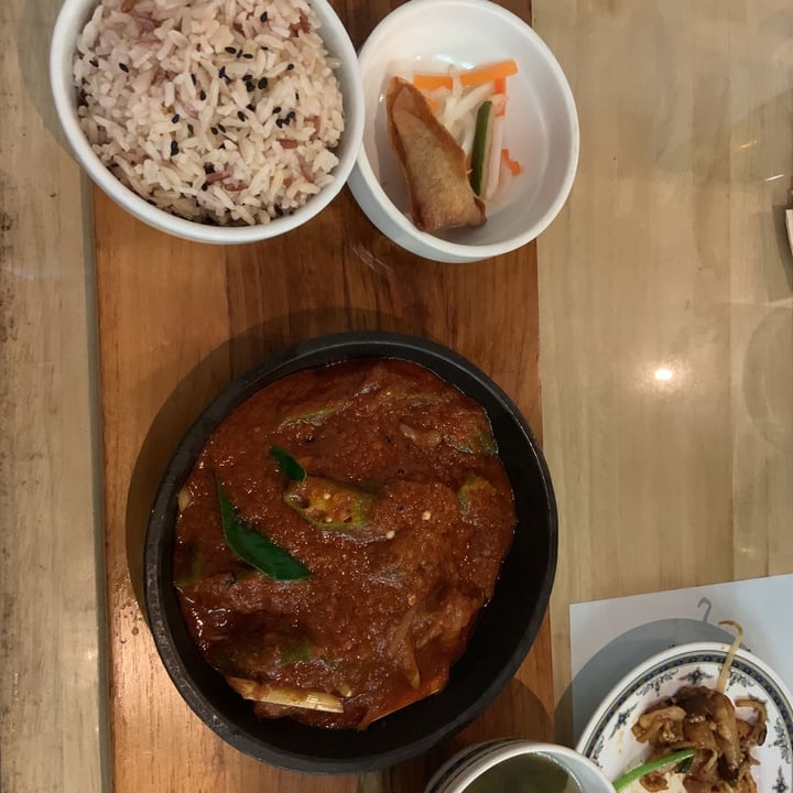 review photo of Loving Hut Nonya Assam Fillet Rice Set shared by @cathymaggots on 10 Oct 2020 - review