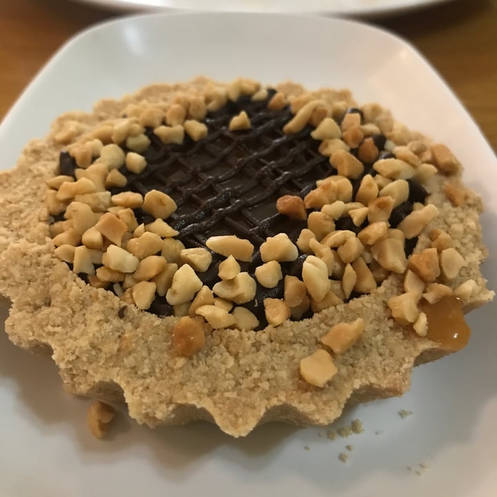 review photo of Loving Hut Vila Mariana Torta de Chocolate com caramelo salgado shared by @silkekpott on 06 Oct 2022 - review