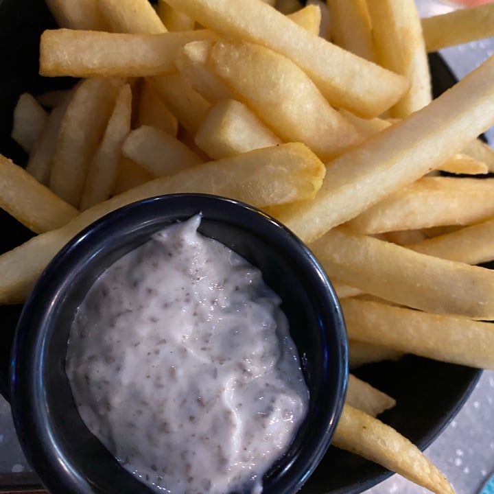 photo of Privé Paragon Straight Cut Fries shared by @biapol on  03 Oct 2020 - review