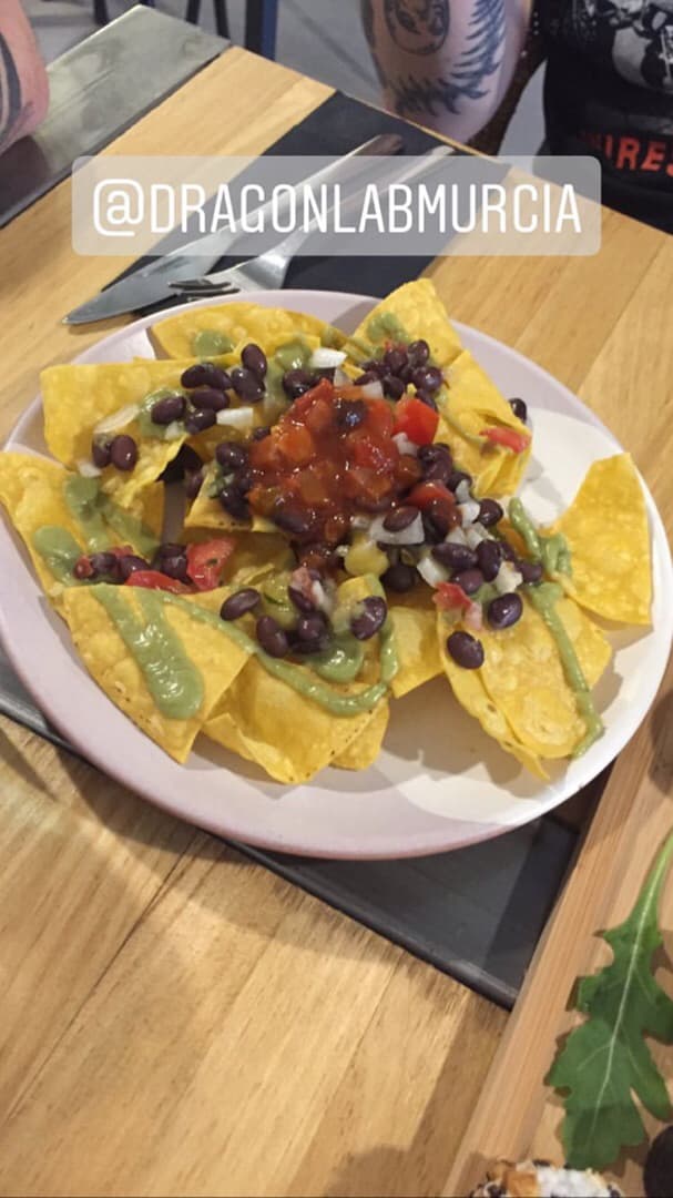 Photo of the dish “Nachos con guacamole”