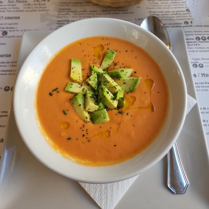 photo of Restaurante Hicuri Art Vegan Salmorejo Con Aguacate shared by @andirabas on  06 Sep 2022 - review