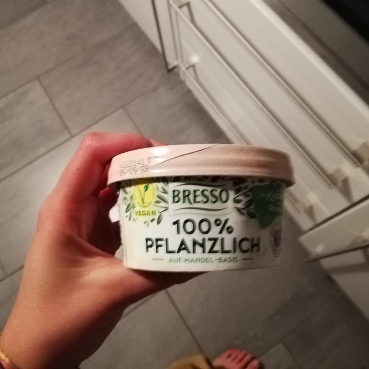 photo of Bresso Auf Mandelbasis mit Kräuter der Provence shared by @monstera on  29 Sep 2022 - review
