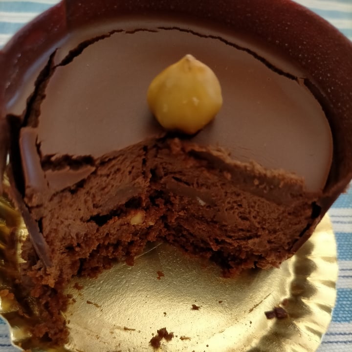 photo of Entre Pedras Café Bar Vegano Pastel de tres chocolates shared by @aquiles on  08 Aug 2021 - review