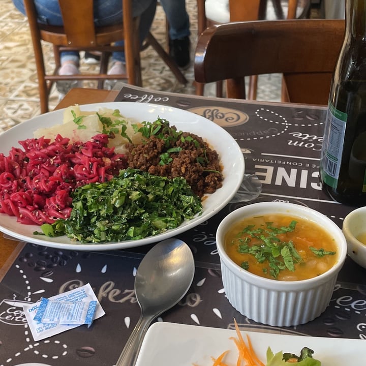 review photo of Restaurante Ojas almoço do dia shared by @carlaps on 20 Jun 2022 - review