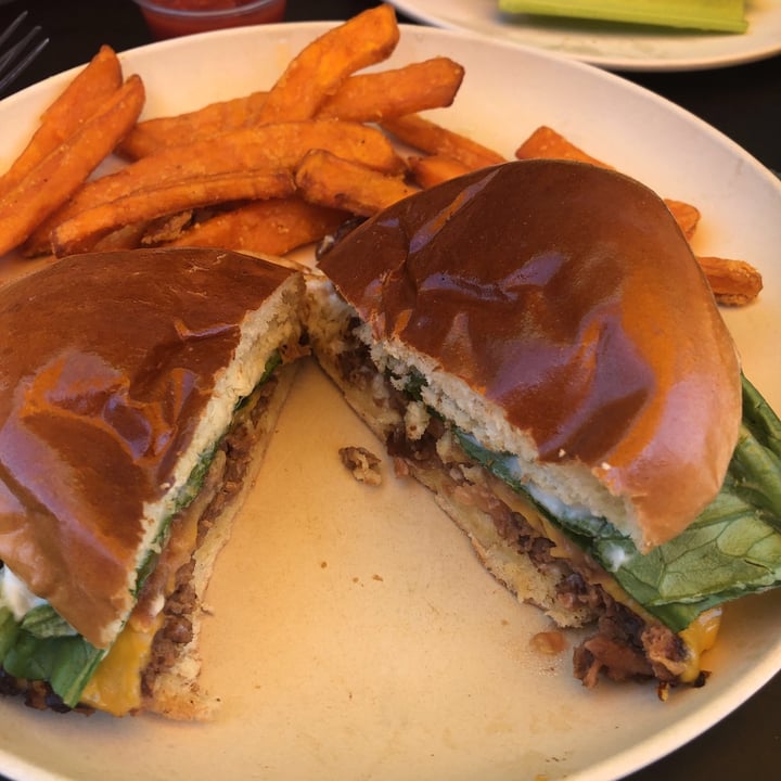 photo of Veggie Grill VG Beyond Burger shared by @terri on  09 May 2021 - review
