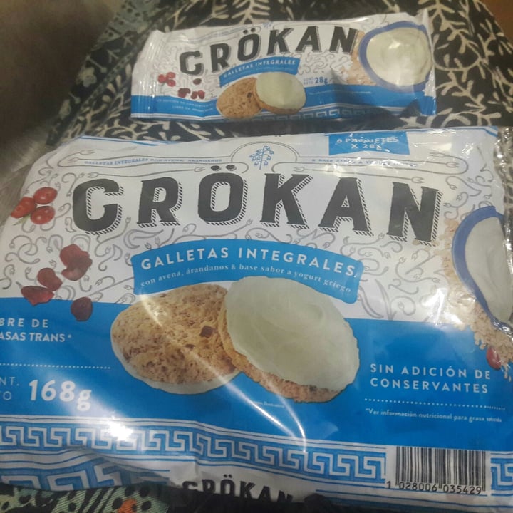 photo of Crokan Galletas Integrales Sabor Yogurt Griego shared by @veganizandomed on  22 Dec 2020 - review