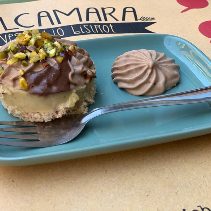 review photo of Dulcamara Vegan Bakery & Bistrot Mini Cheesecake Con Frolla Crudista Al Cocco, Pistacchio E Cioccolato shared by @thereformer on 06 Jul 2022 - review