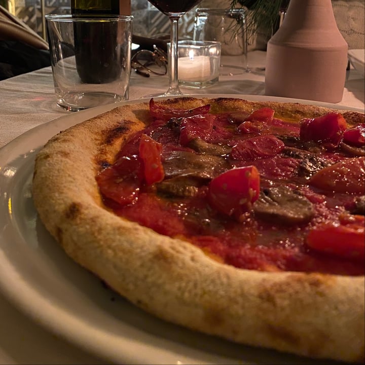 review photo of Herb Margherita Lievito Madre Senza Mozzarella Con Porcini shared by @ananaskiwy on 09 Jan 2022 - review
