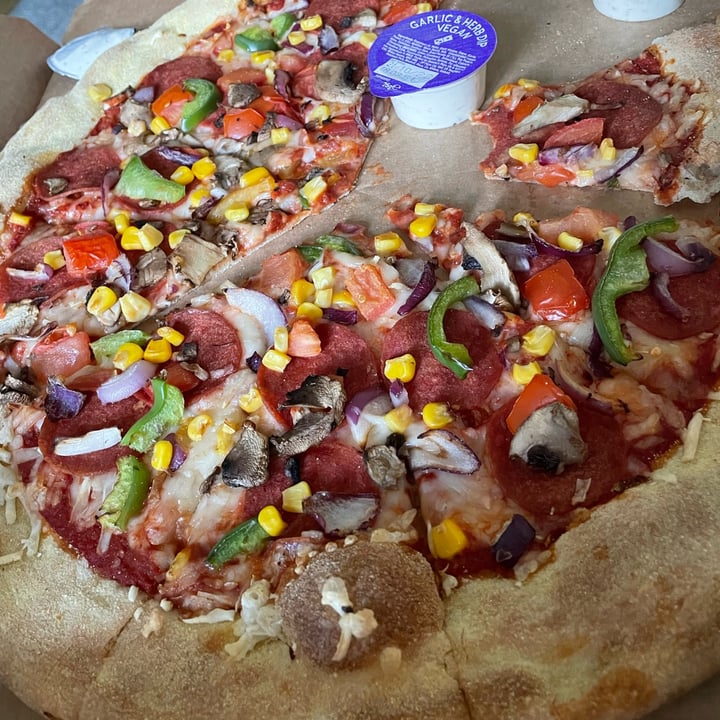 photo of Dominos Pizza Vegan Veggie Supreme shared by @lucyjseward on  23 Jul 2022 - review