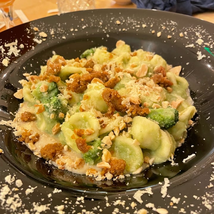 photo of Cavò Bistrot Orecchiette Con Broccoli, Beyond Sausage E Crena Di Formaggio Affumicato Vegan shared by @misosoup on  06 Feb 2022 - review