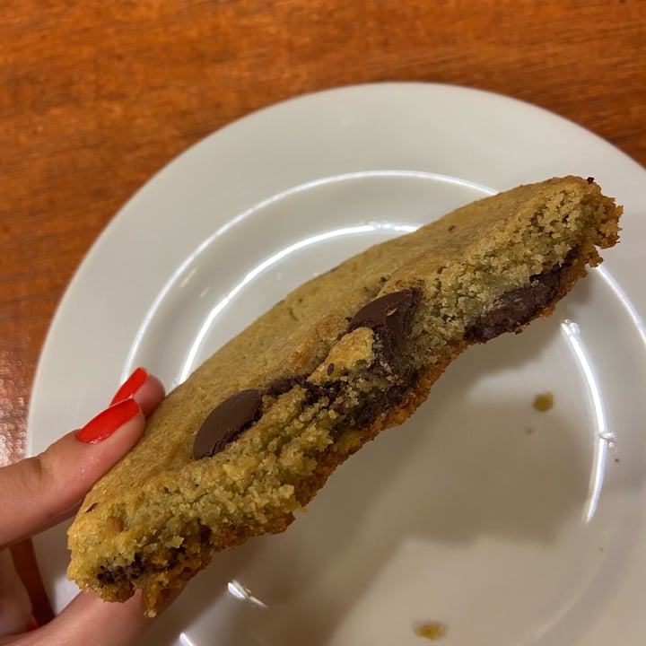 photo of Hera Veggie Cookie de Pistache com Gotas de Chocolate shared by @vegcomma on  26 Apr 2022 - review