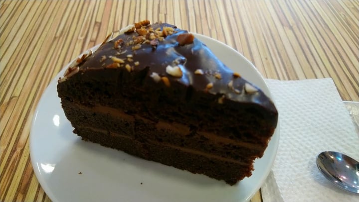 photo of Loving Hut - Cercado De Lima Pastel de chocolate shared by @pmolinan on  08 Mar 2020 - review