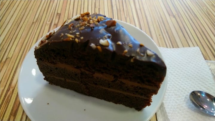 review photo of Loving Hut - Cercado De Lima Pastel de chocolate shared by @pmolinan on 08 Mar 2020 - review