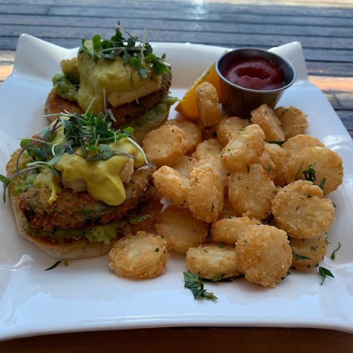 photo of Bravocados Avocado Three Ways Benny shared by @courtneygauthier on  22 Apr 2021 - review