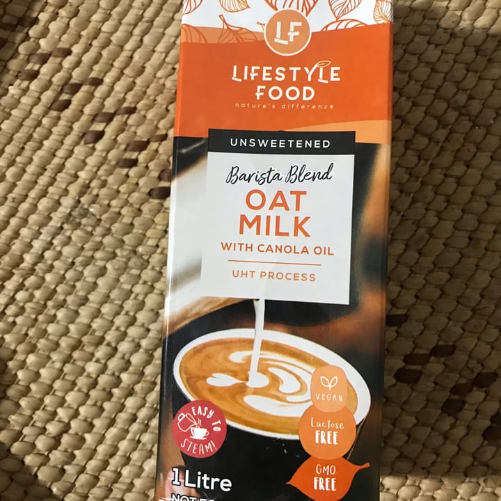 photo of Lifestyle Food Barista Blend Oat Milk shared by @yolisamagibile on  06 Jul 2022 - review