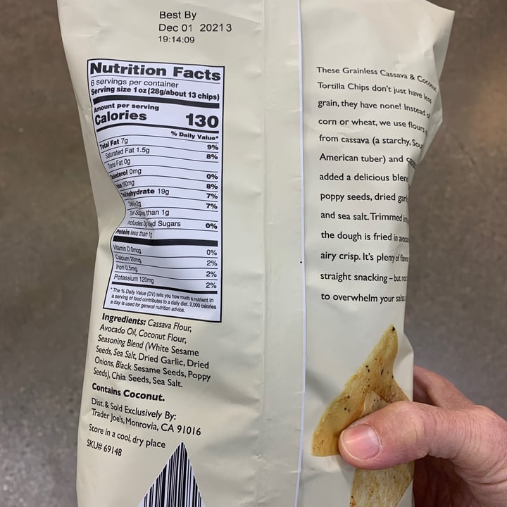 photo of Trader Joe's Grainless Cassava & coconut tortilla chips shared by @sandyvilletti on  11 Jan 2021 - review