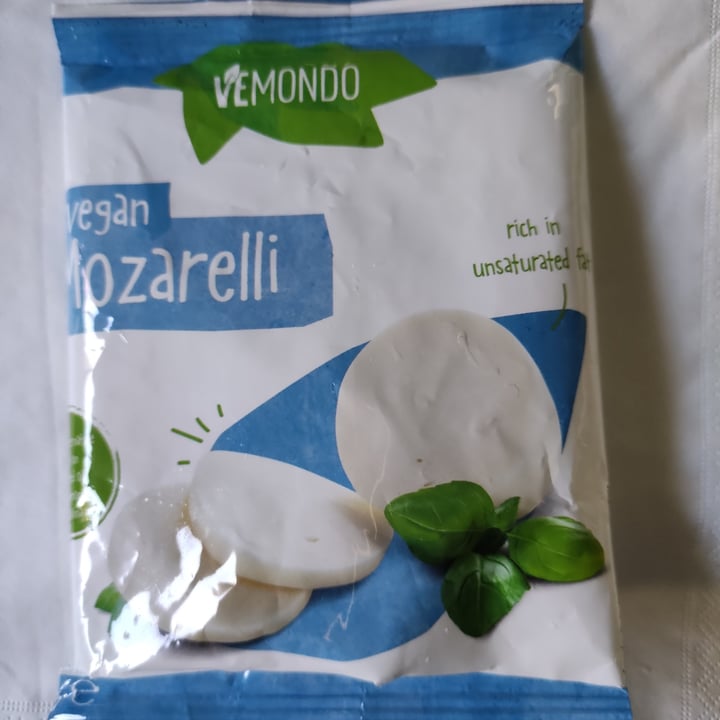 photo of Vemondo Vegan Mozarelli shared by @goretta on  06 Aug 2021 - review