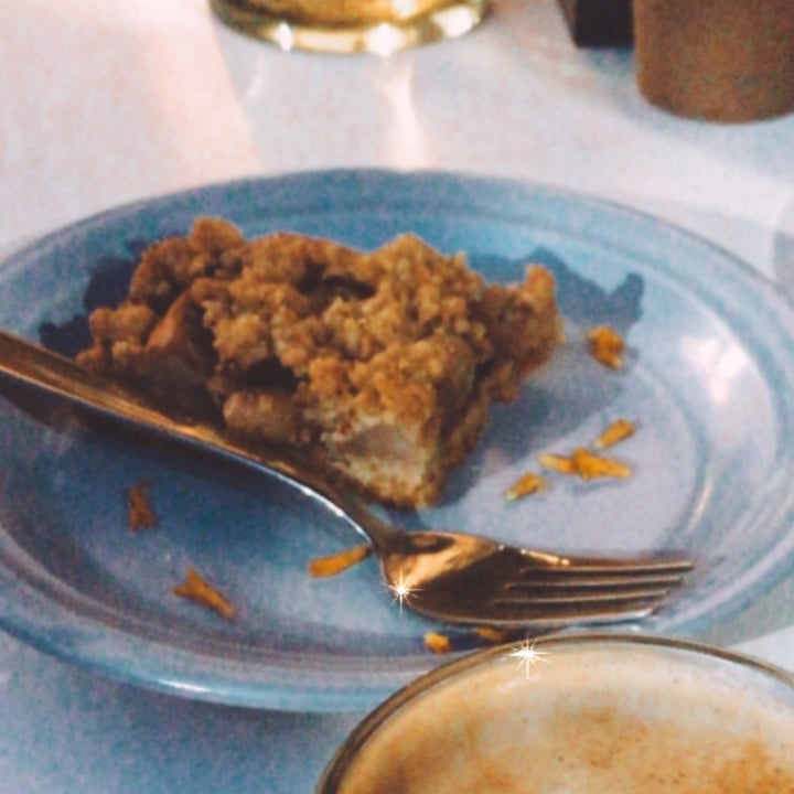 photo of Herbario Café Crumble de Almendras y frutos rojos shared by @vegankity on  12 Aug 2021 - review